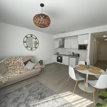 Lunacove Appartement *